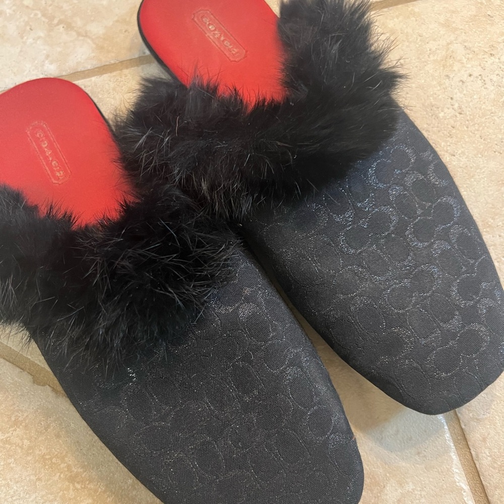Coach black shimmer slippers w real fur trim size 8
